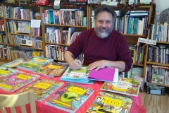 Ralph-Masiello-signing-books